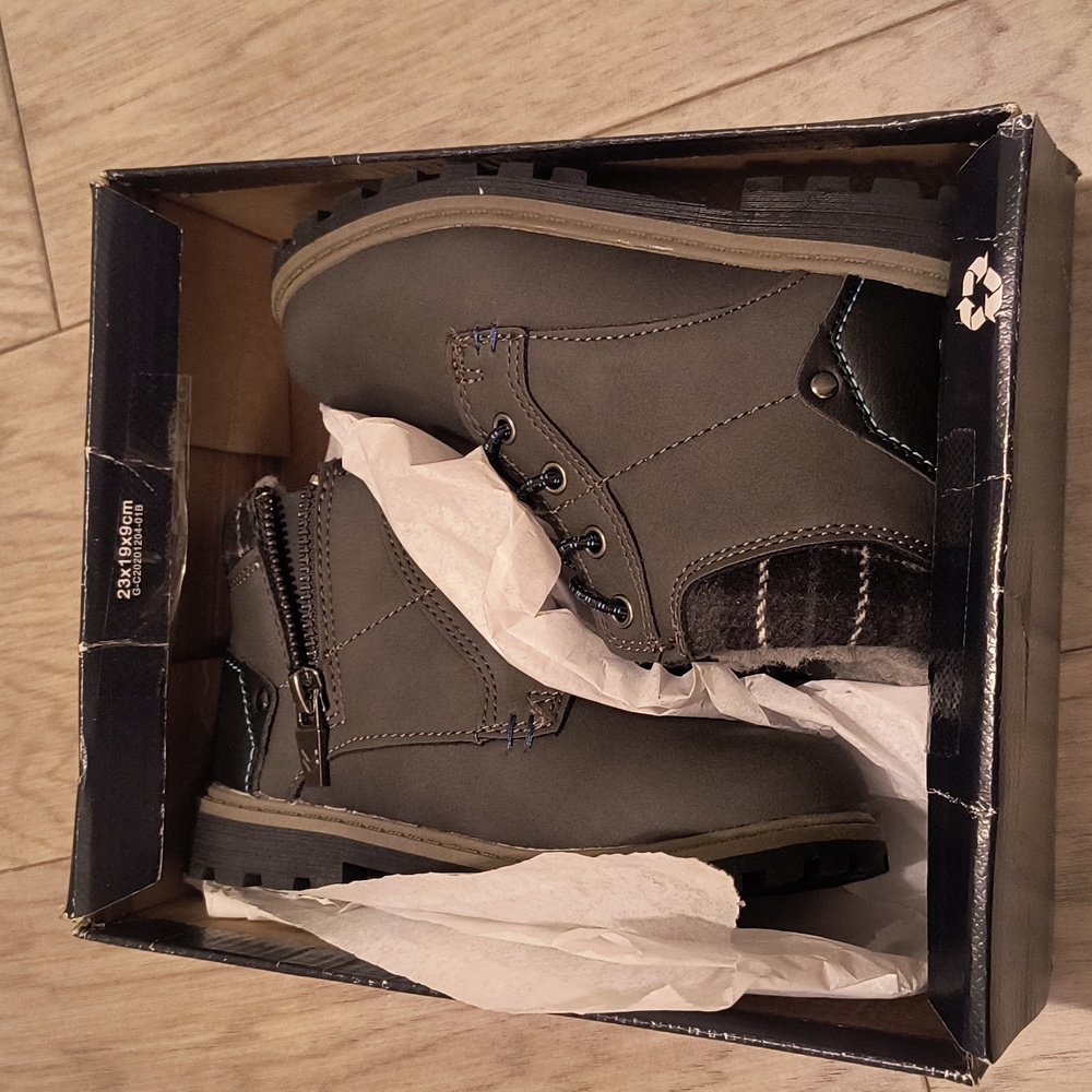 Boys Boot - Picture 6 of 7